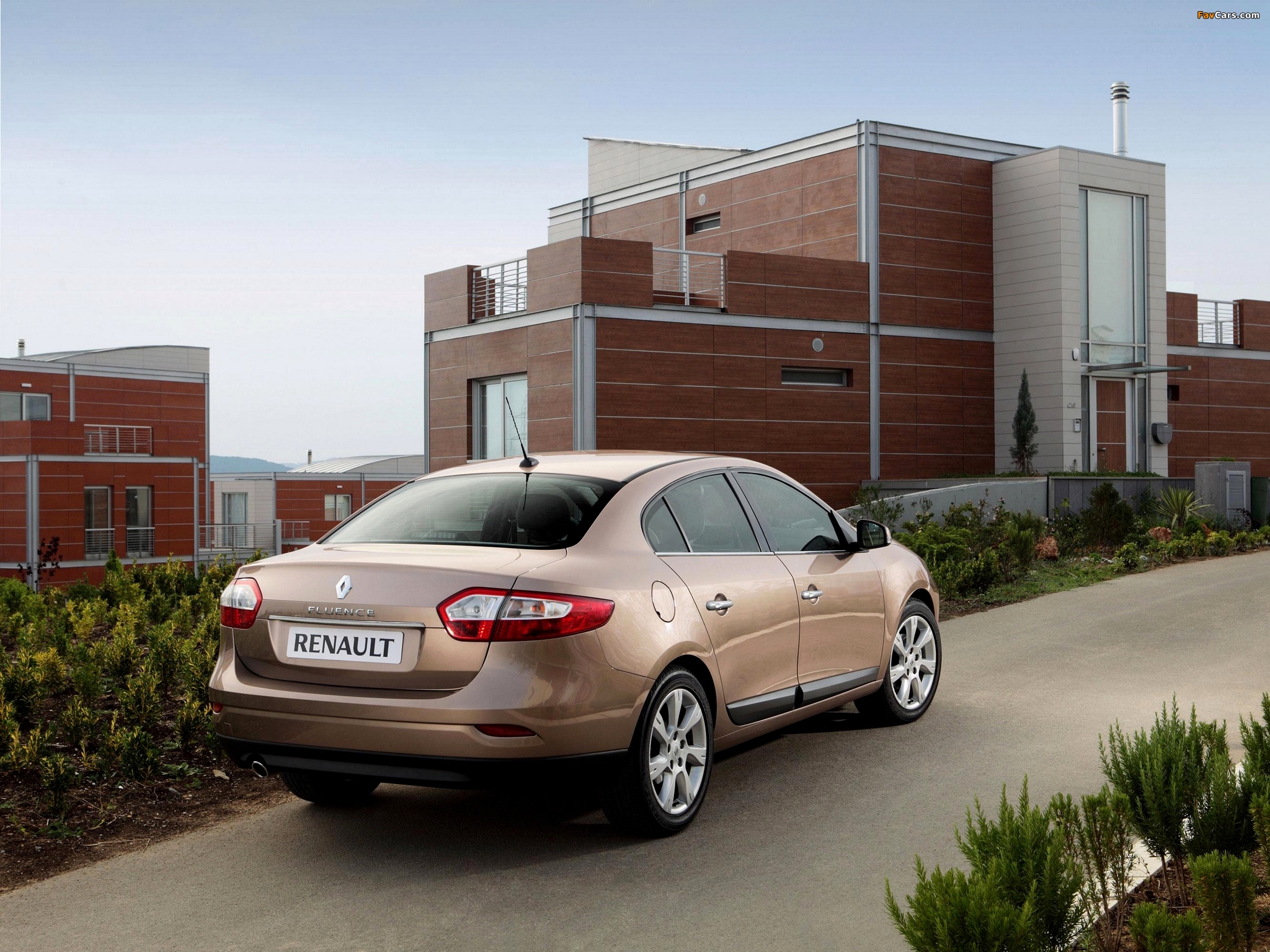 Renault Fluence 2009 wallpapers (2048 x 1536)