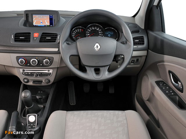 Renault Fluence ZA-spec 2010 images (640 x 480)