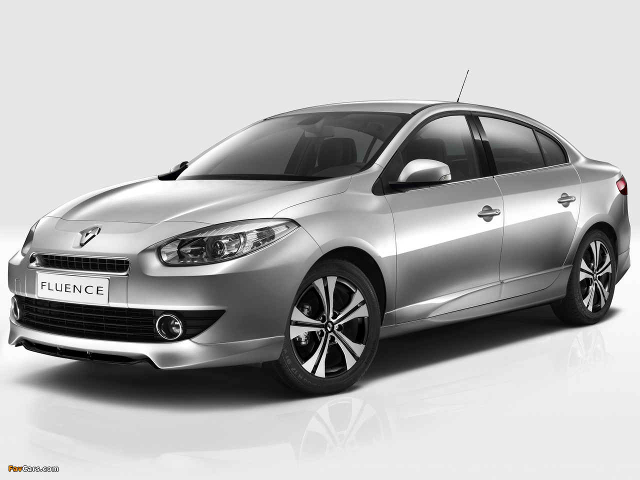 Renault Fluence Black Edition 2012 pictures (1280 x 960)