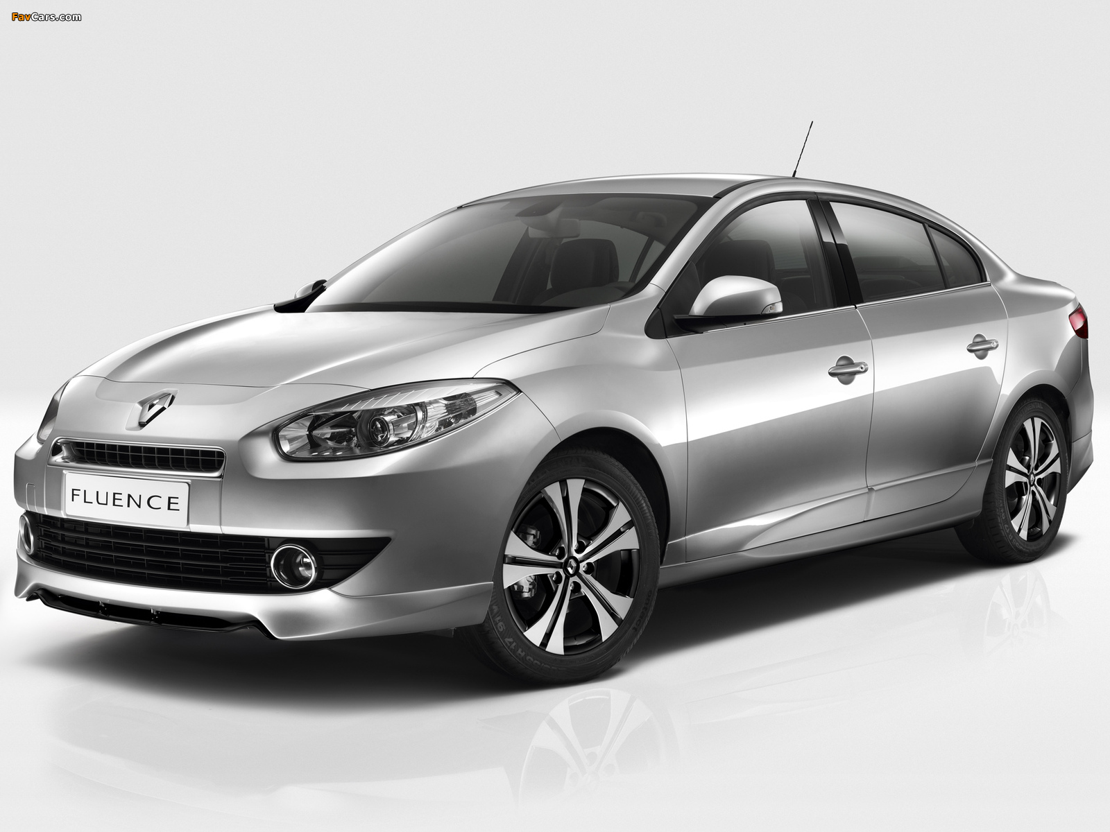 Renault Fluence Black Edition 2012 pictures (1600 x 1200)