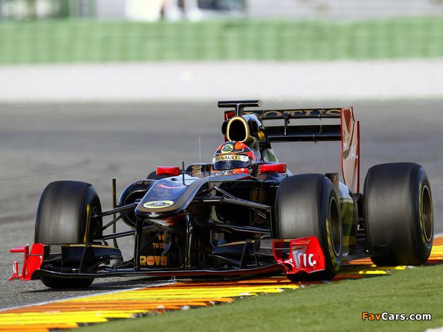 Images of Renault R31 2011 (640 x 480)