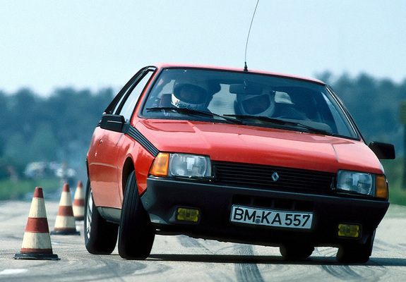 Renault Fuego 1980–86 images