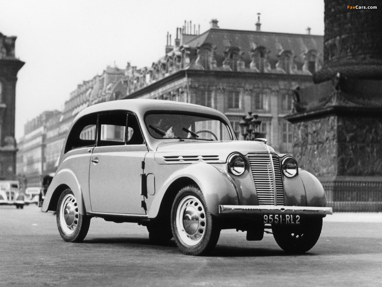 Renault Juvaquatre Coupe 1937–48 pictures (1280 x 960)