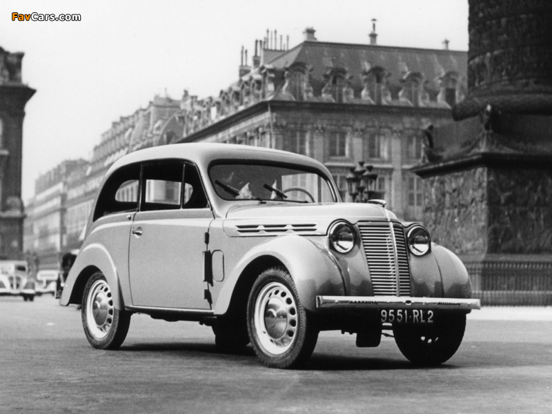 Renault Juvaquatre Coupe 1937–48 pictures (800 x 600)