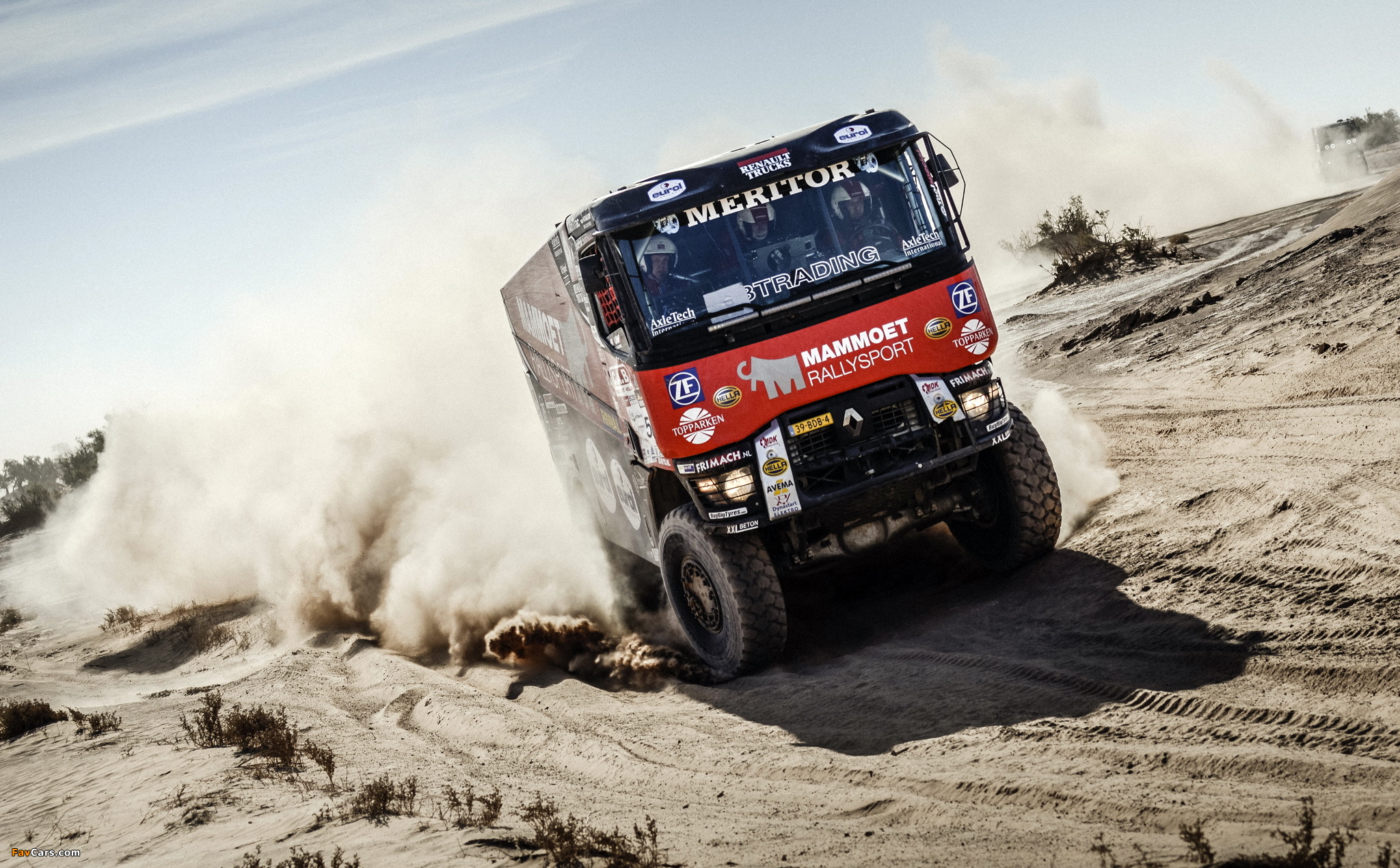 MKR Technology Renault K520 4×4 Dakar Rally 2015 pictures (2048 x 1270)