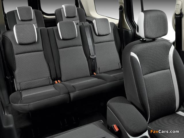 Pictures of Renault Grand Kangoo 2012–13 (640 x 480)