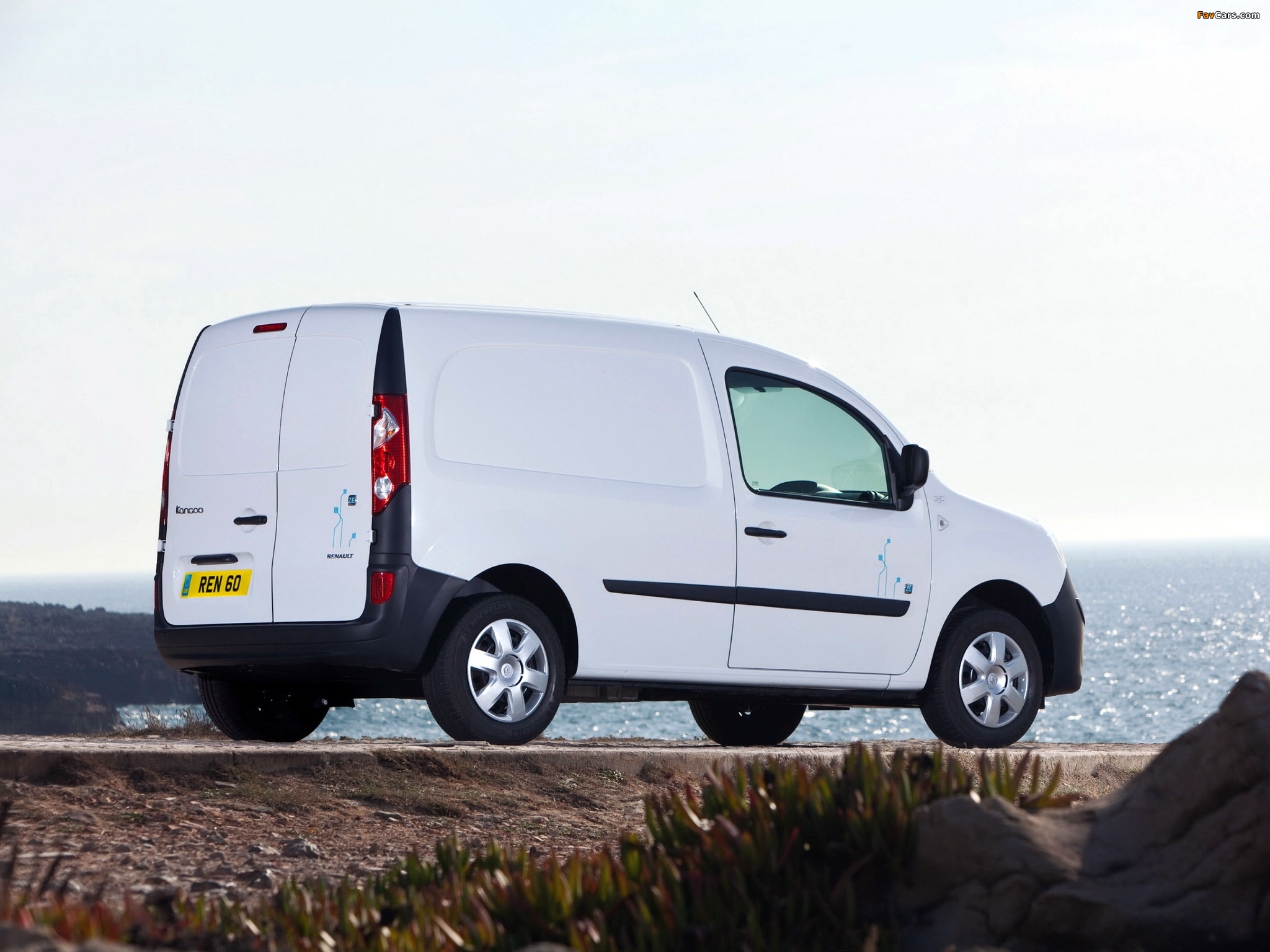 Renault Kangoo Van Z.E. UK-spec 2011–13 photos (2048 x 1536)