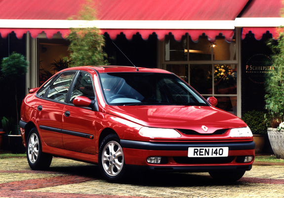 Images of Renault Laguna Hatchback UK-spec 1993–98