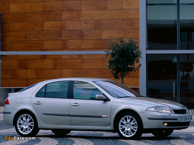 Photos of Renault Laguna Hatchback 2000–05 (640 x 480)