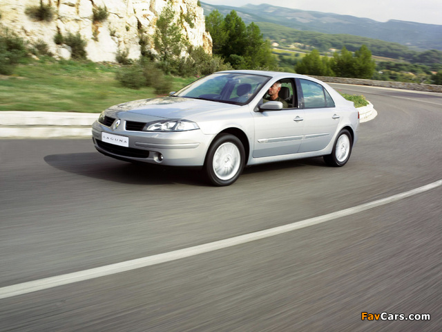 Photos of Renault Laguna Hatchback 2005–07 (640 x 480)