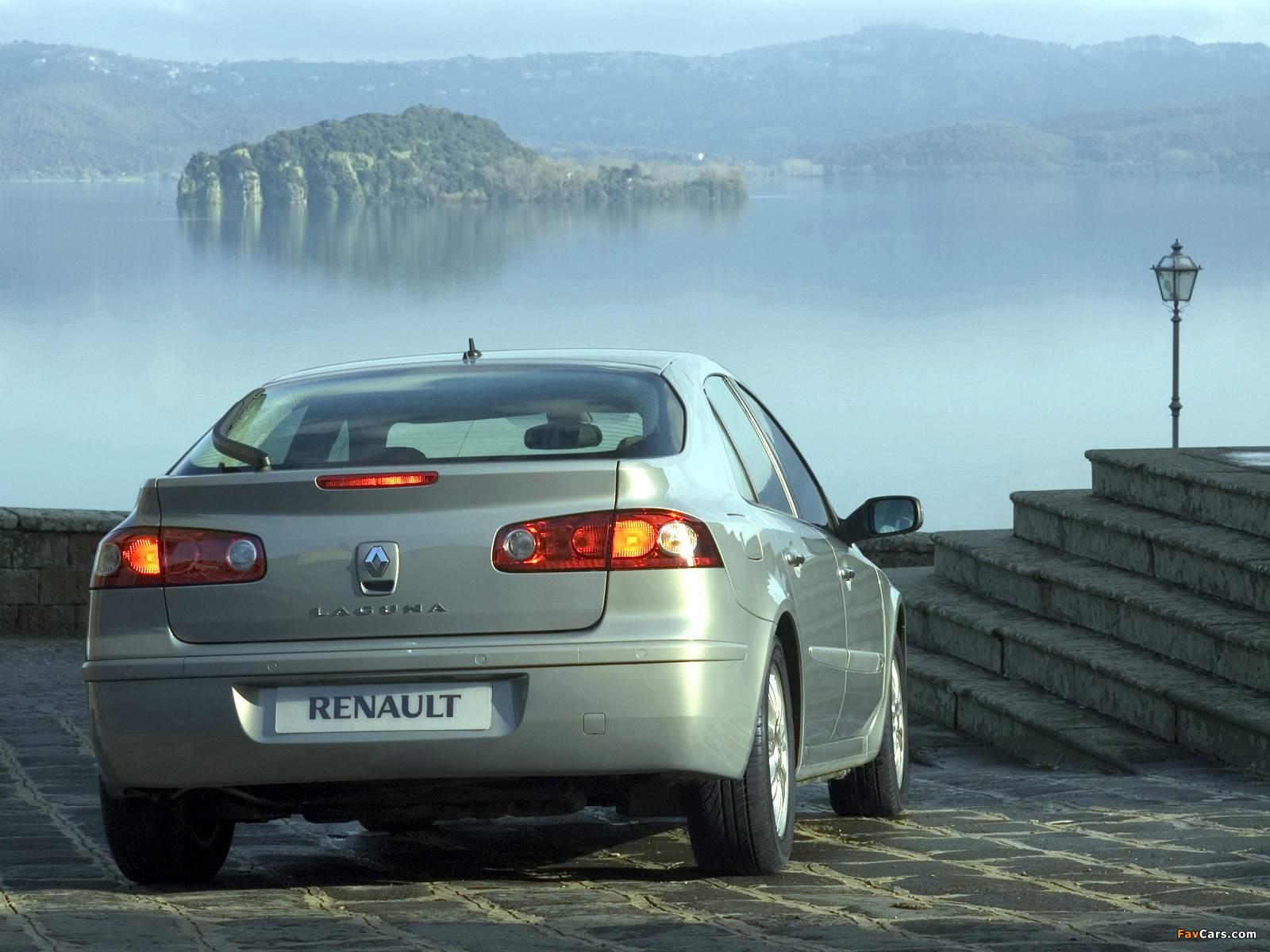 Photos of Renault Laguna Hatchback 2005–07 (1600 x 1200)