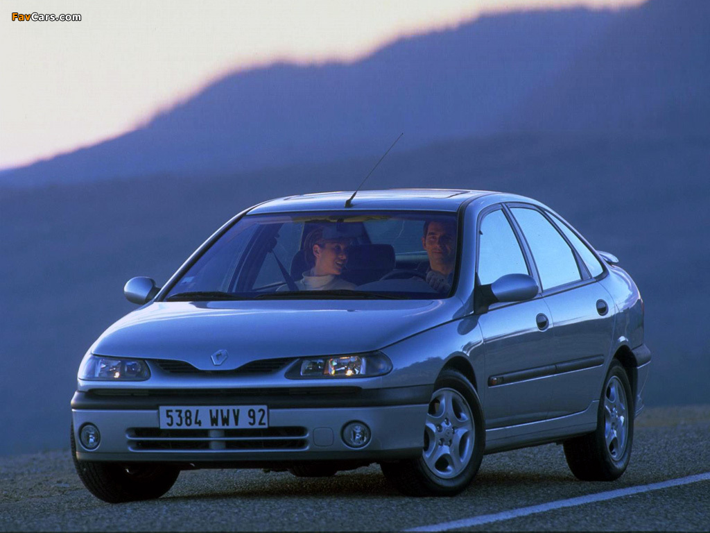 Pictures of Renault Laguna Hatchback 1998–2000 (1024 x 768)