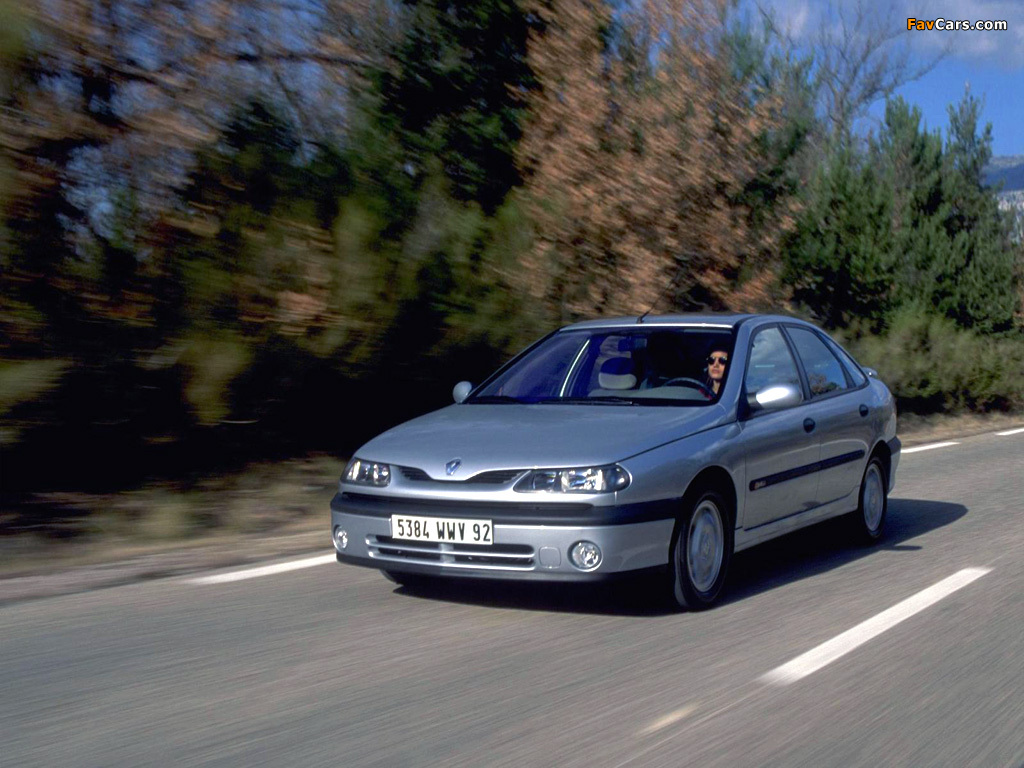 Renault Laguna Hatchback 1998–2000 photos (1024 x 768)