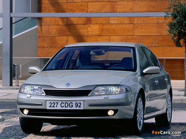 Renault Laguna Hatchback 2000–05 images (640 x 480)