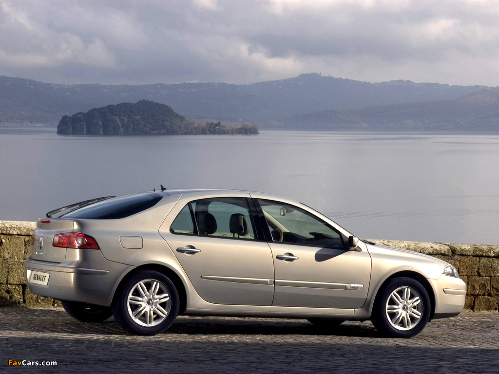 Renault Laguna Hatchback 2005–07 pictures (1024 x 768)