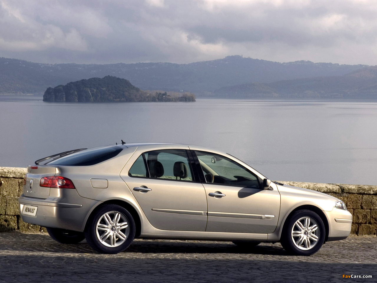 Renault Laguna Hatchback 2005–07 pictures (1280 x 960)