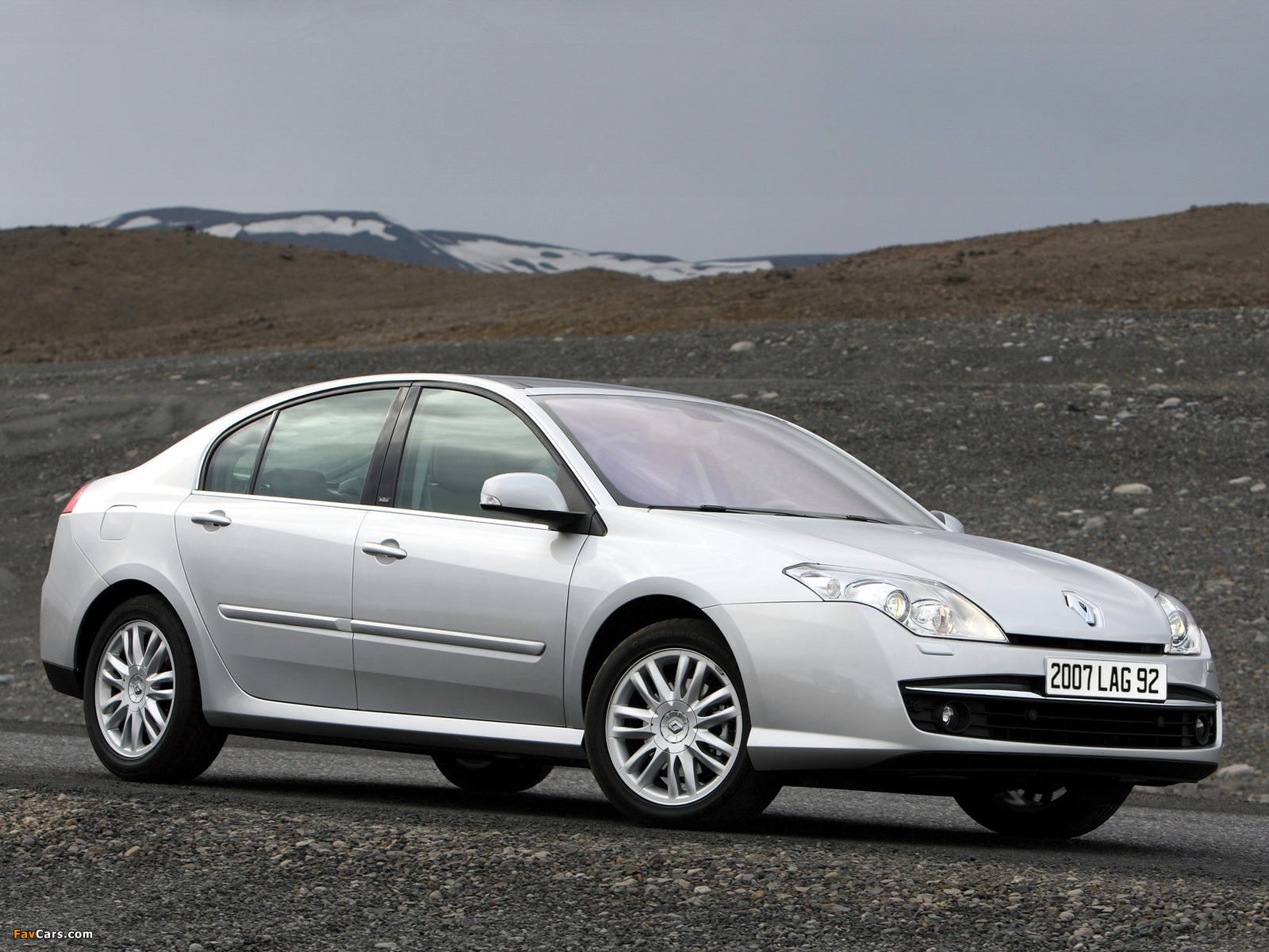 Renault Laguna Hatchback 2007–10 photos (1600 x 1200)
