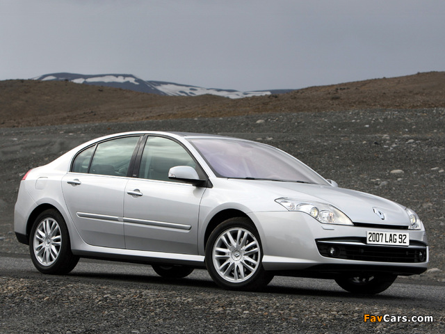 Renault Laguna Hatchback 2007–10 photos (640 x 480)