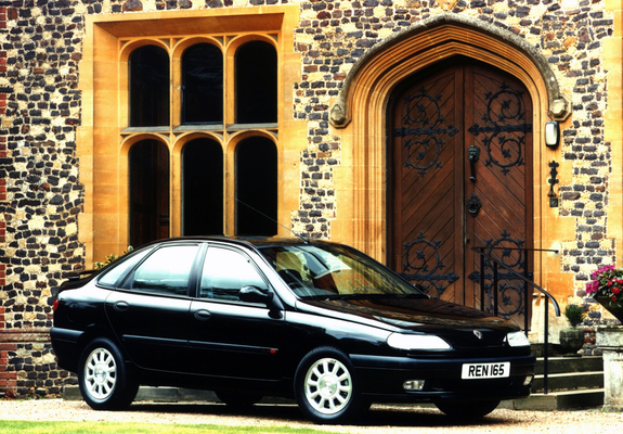Renault Laguna Hatchback UK-spec 1993–98 wallpapers