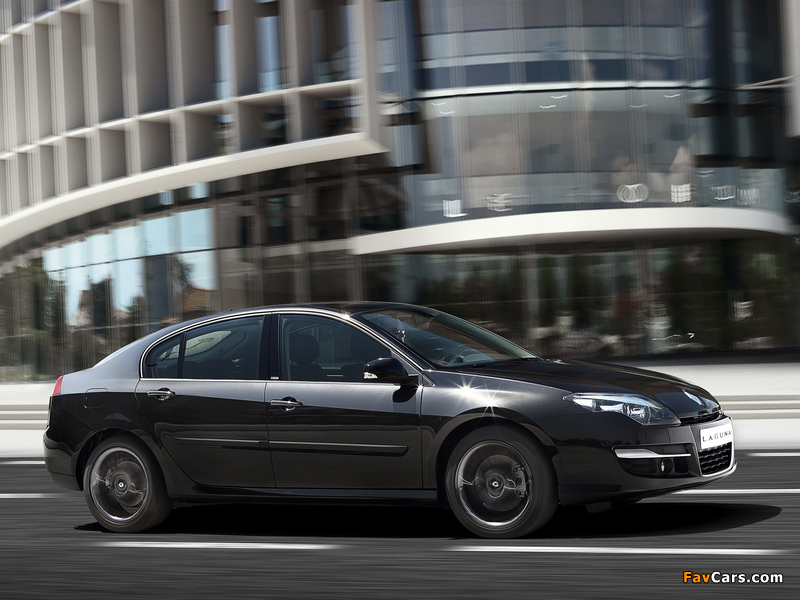 Renault Laguna Hatchback 2010 wallpapers (800 x 600)