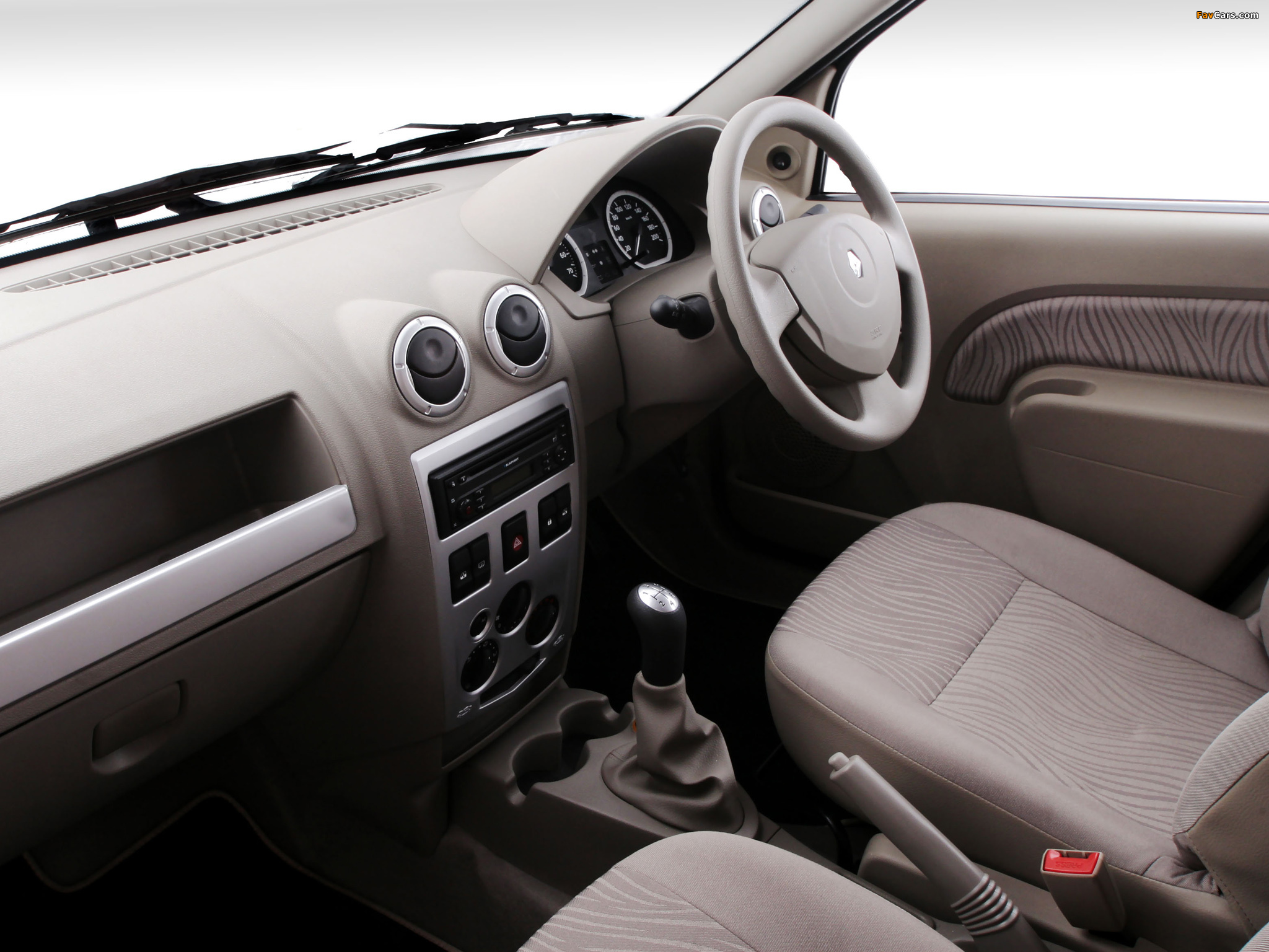 Images of Renault Logan ZA-spec 2008–12 (2048 x 1536)