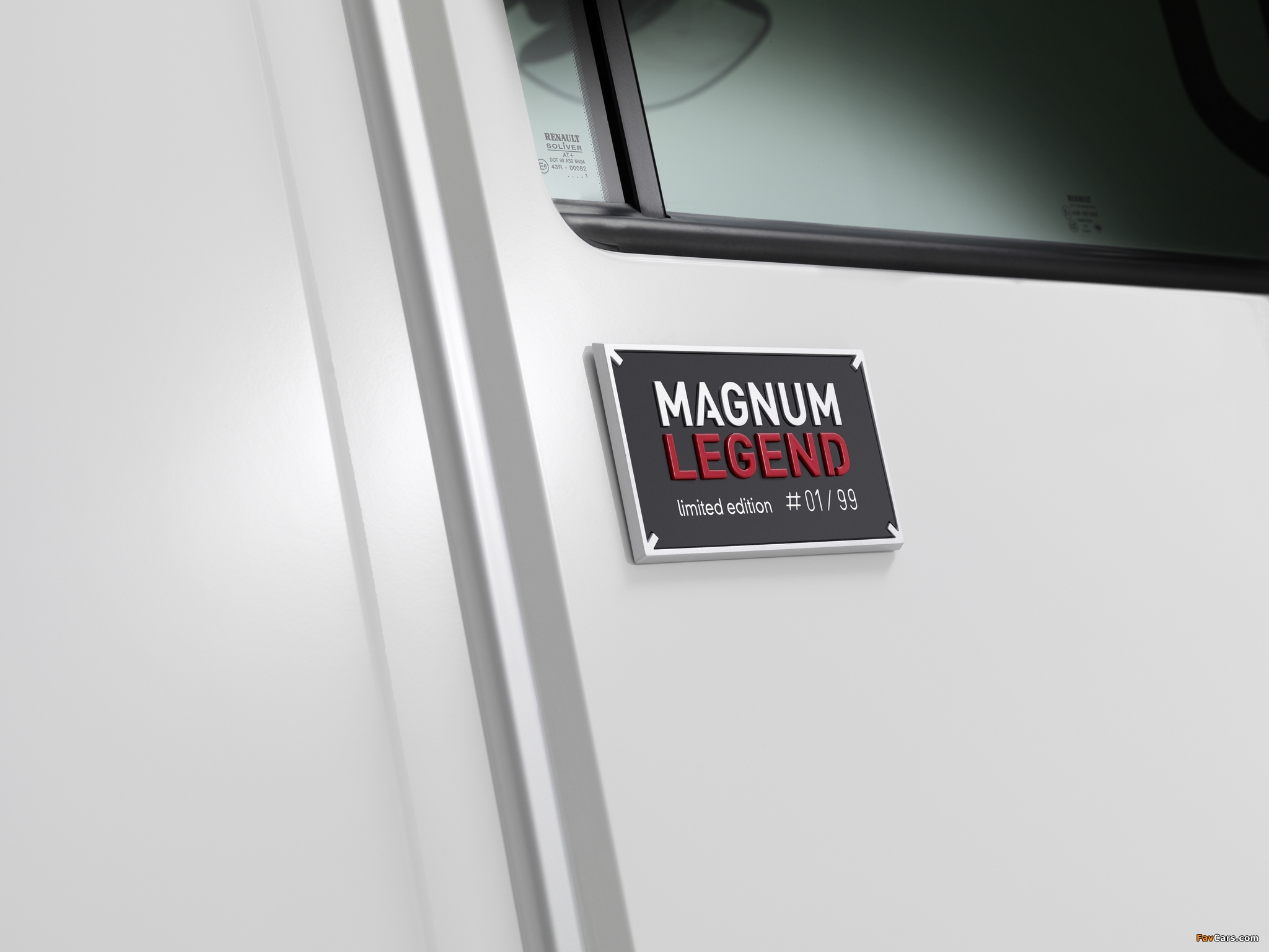 Pictures of Renault Magnum Legend 2011 (2048 x 1536)