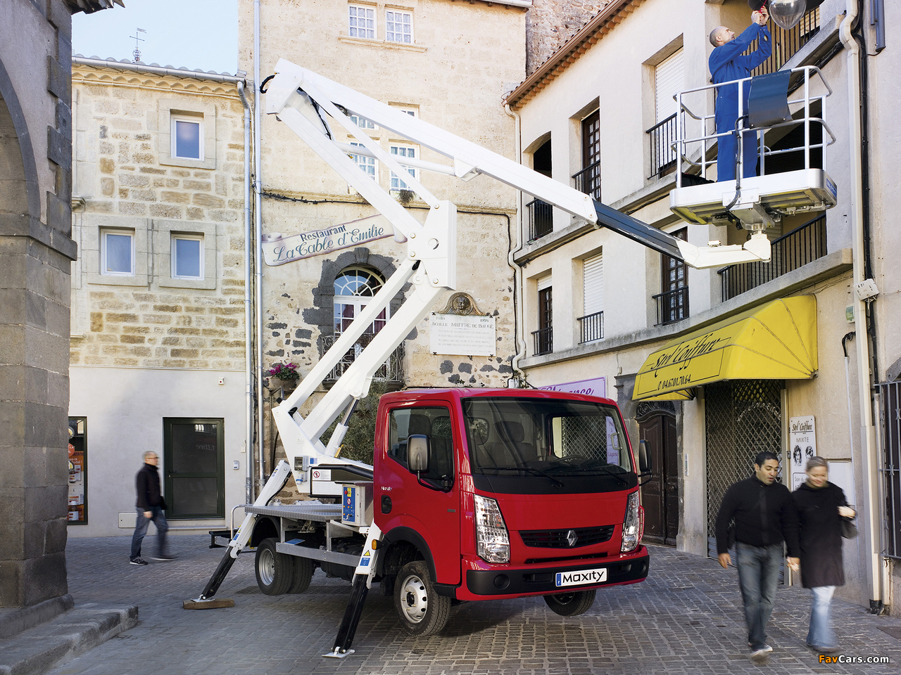 Pictures of Renault Maxity Lift Platform 2008–13 (1280 x 960)