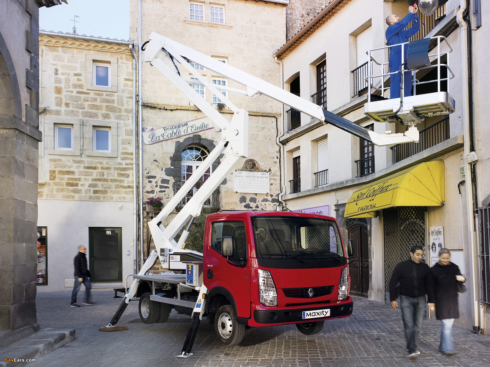 Pictures of Renault Maxity Lift Platform 2008–13 (1600 x 1200)