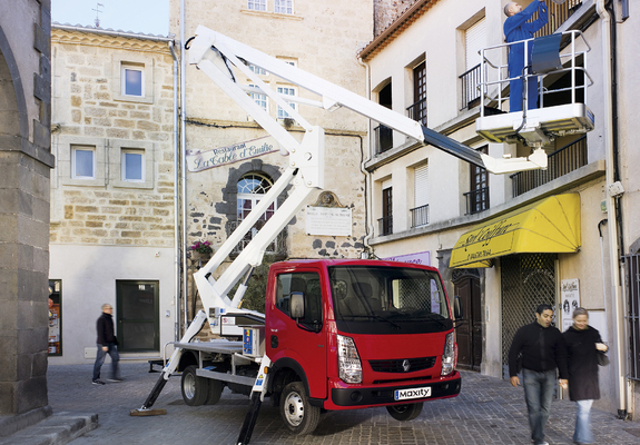 Pictures of Renault Maxity Lift Platform 2008–13