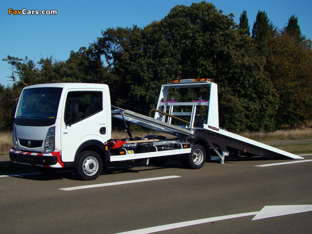 Renault Maxity Tow Truck 2008–13 pictures (640 x 480)