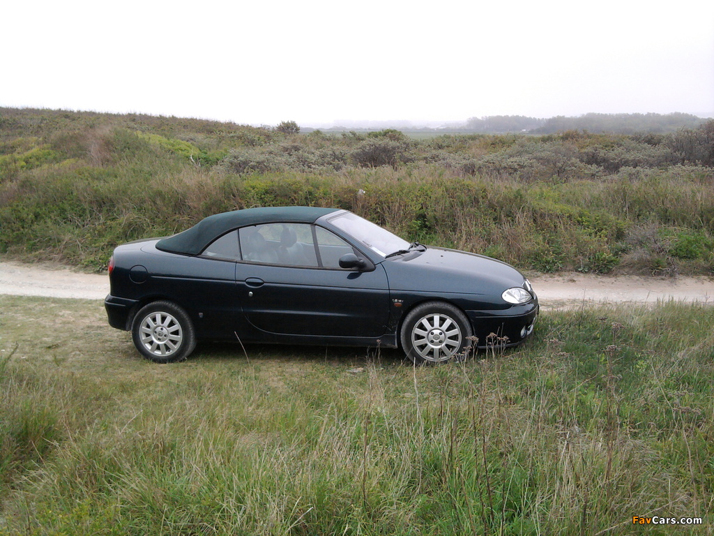 Images of Renault Megane Cabrio 1999–2003 (1024 x 768)