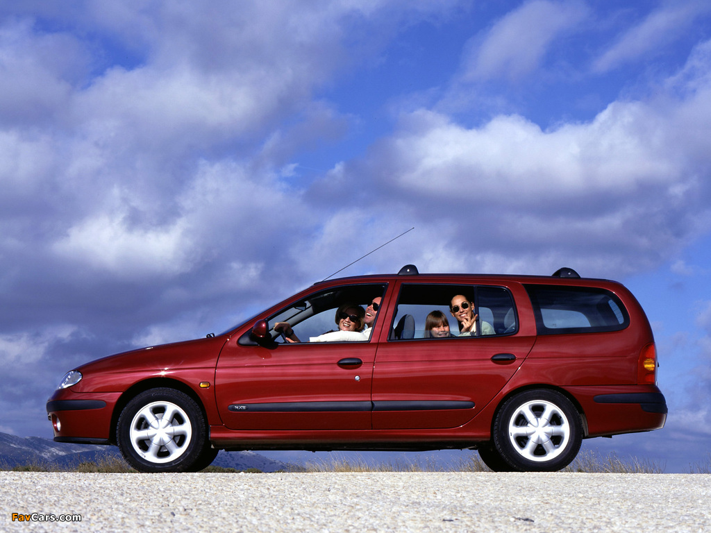 Images of Renault Megane Grandtour 1999–2003 (1024 x 768)