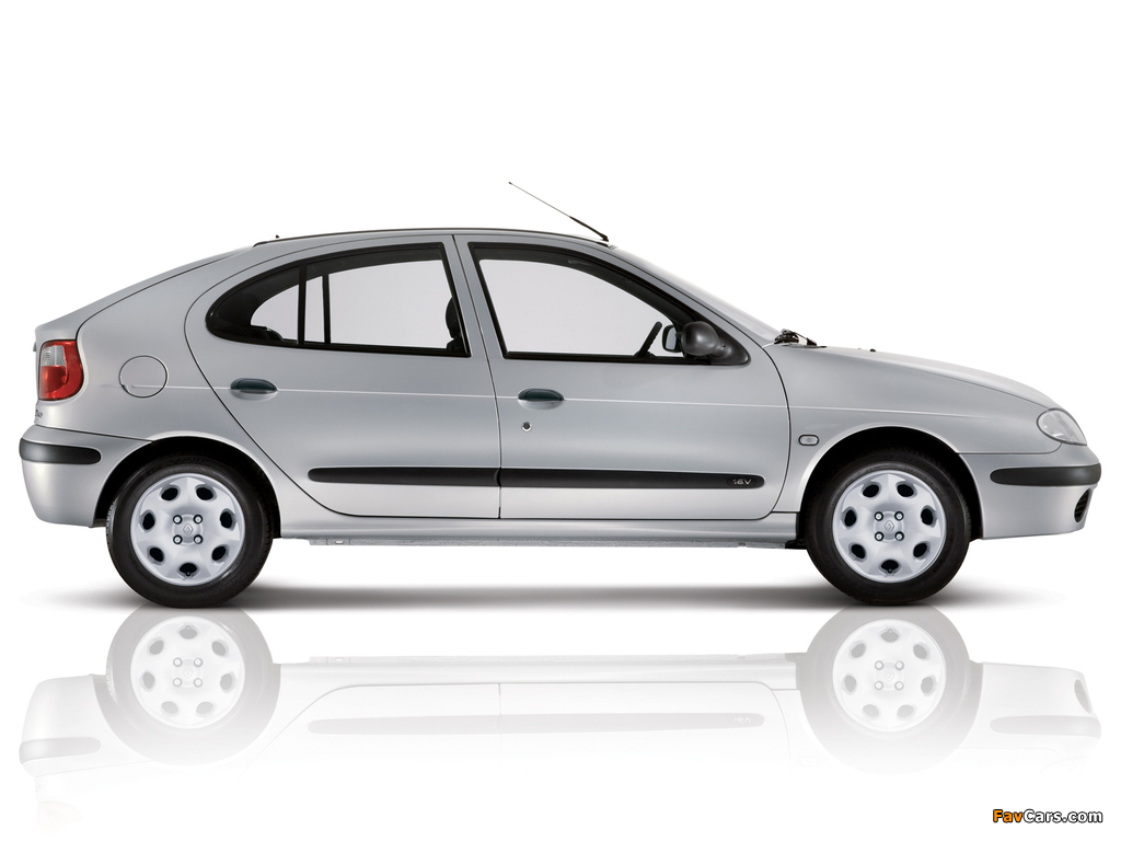 Images of Renault Megane Hatchback 1999–2003 (1024 x 768)