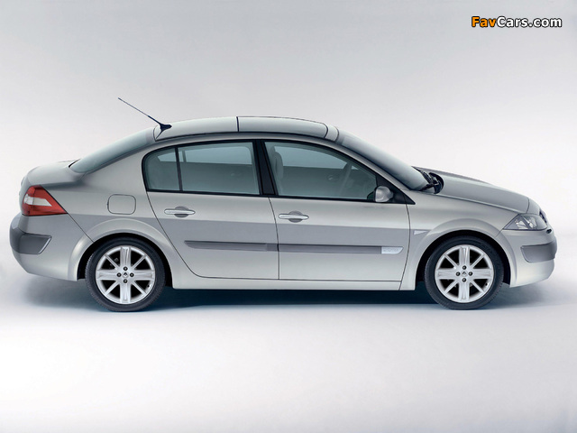 Images of Renault Megane Classic 2003–06 (640 x 480)