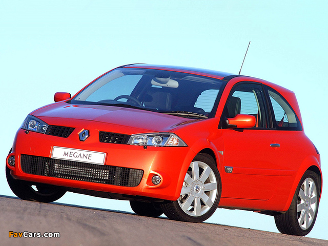 Images of Renault Megane RS 3-door ZA-spec 2004–06 (640 x 480)