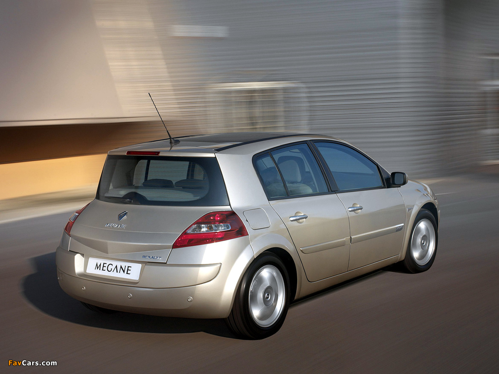 Images of Renault Megane 5-door 2006–08 (1024 x 768)