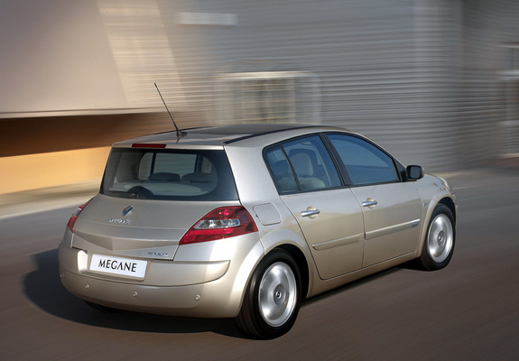 Images of Renault Megane 5-door 2006–08