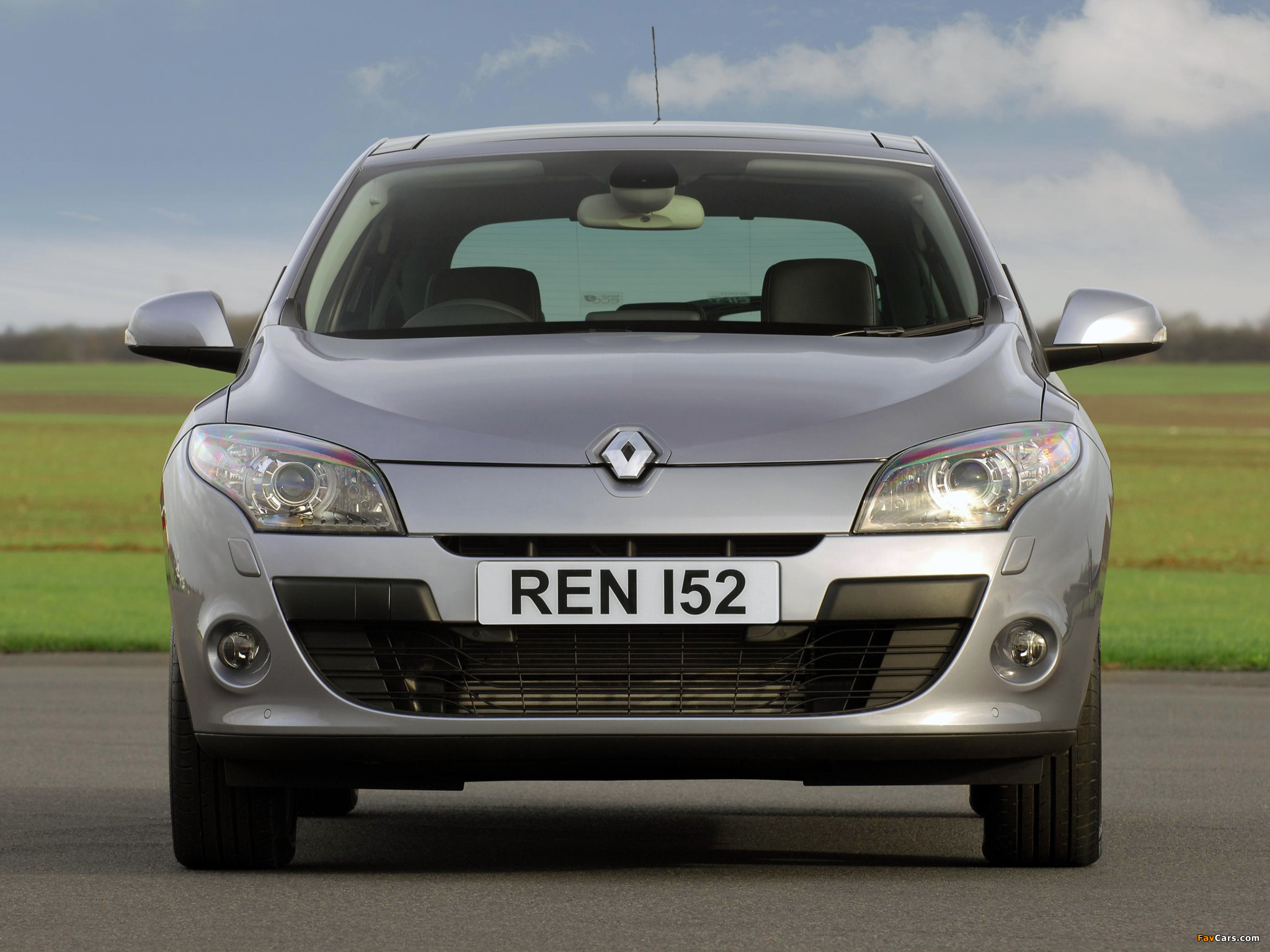 Images of Renault Mégane UK-spec 2008–12 (2048 x 1536)