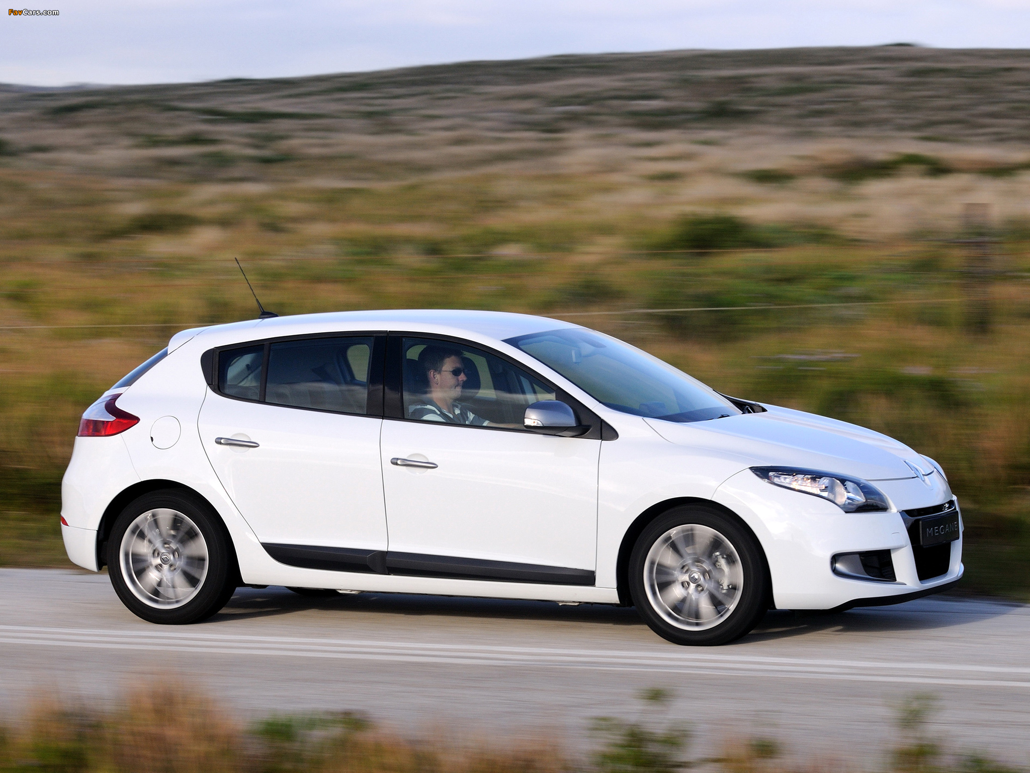 Images of Renault Mégane GT Line ZA-spec 2011–12 (2048 x 1536)