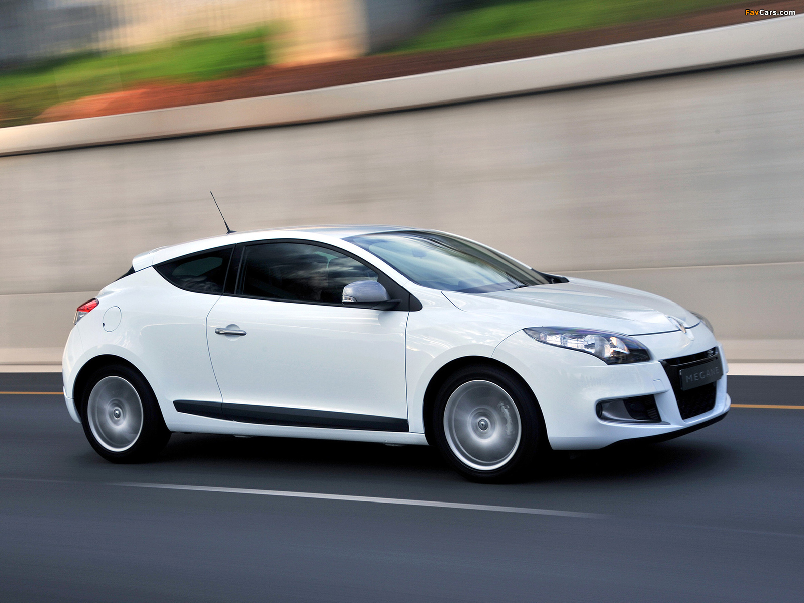 Images of Renault Mégane GT Line Coupé ZA-spec 2011–12 (1600 x 1200)