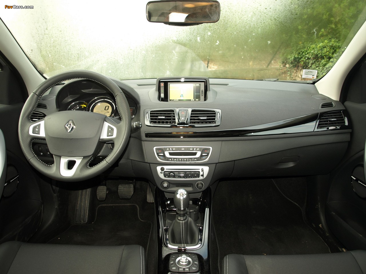 Images of Renault Mégane Estate Bose 2012 (1280 x 960)