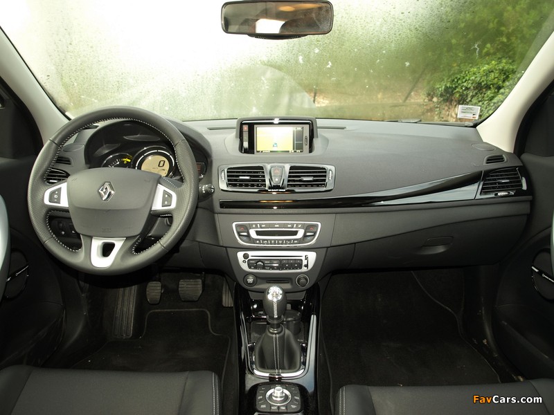 Images of Renault Mégane Estate Bose 2012 (800 x 600)