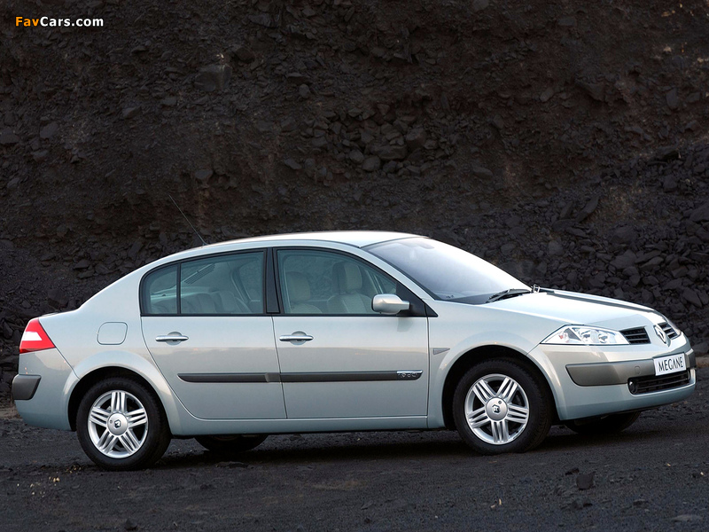 Pictures of Renault Megane Classic ZA-spec 2003–06 (800 x 600)