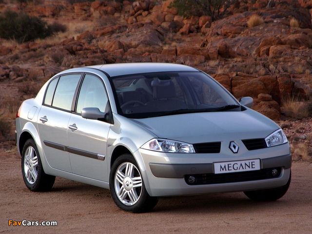 Pictures of Renault Megane Classic ZA-spec 2003–06 (640 x 480)