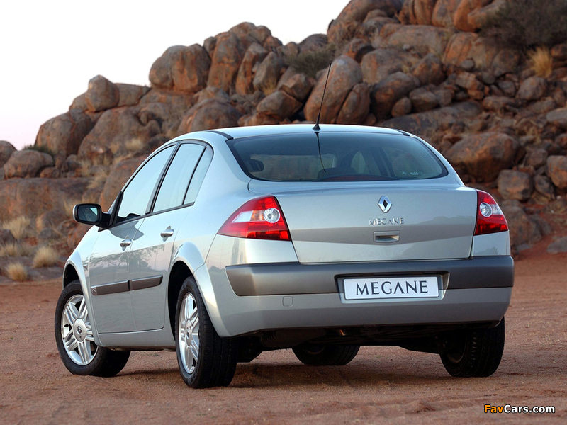 Pictures of Renault Megane Classic ZA-spec 2003–06 (800 x 600)