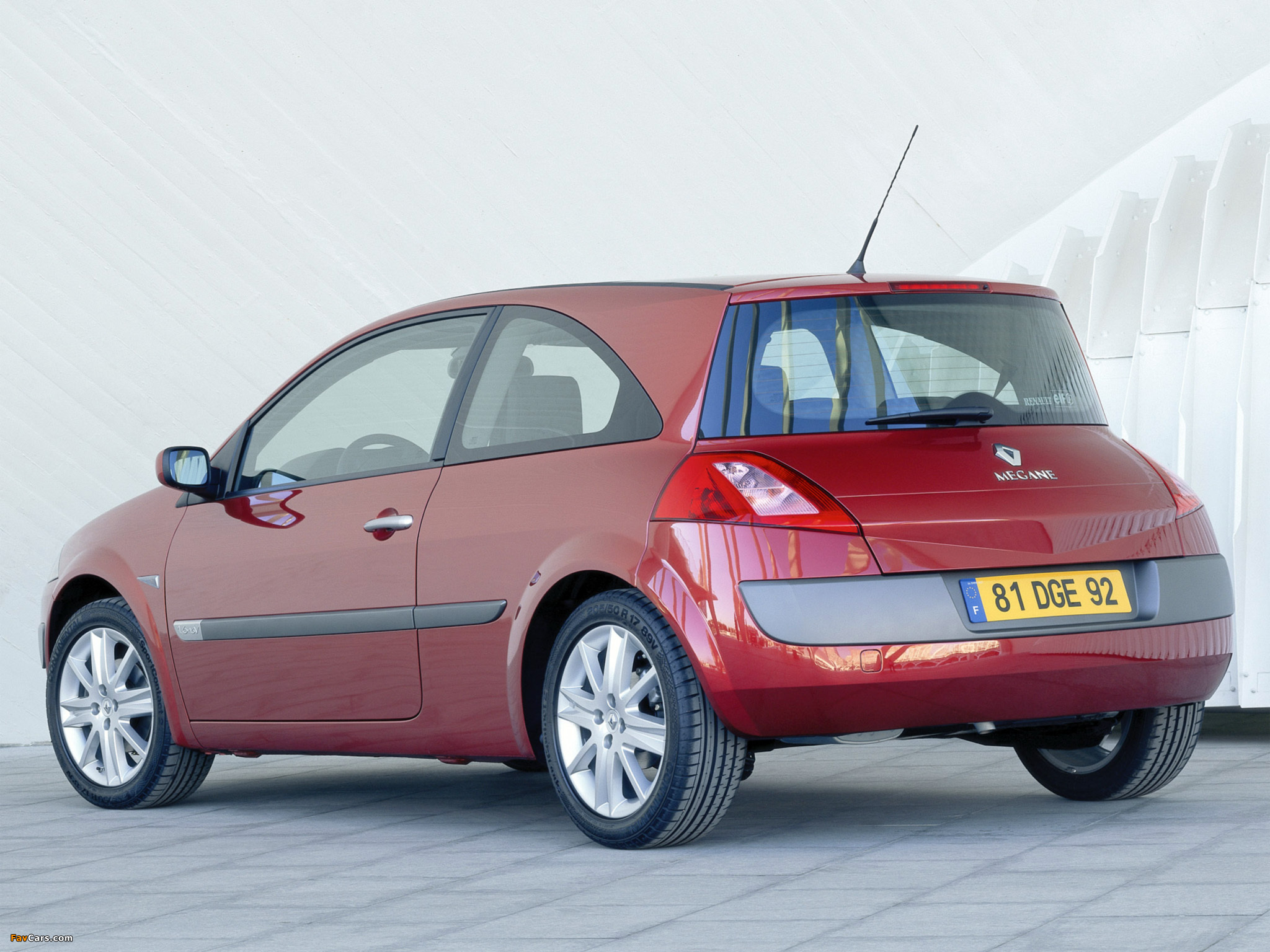Pictures of Renault Megane 3-door 2003–06 (2048 x 1536)