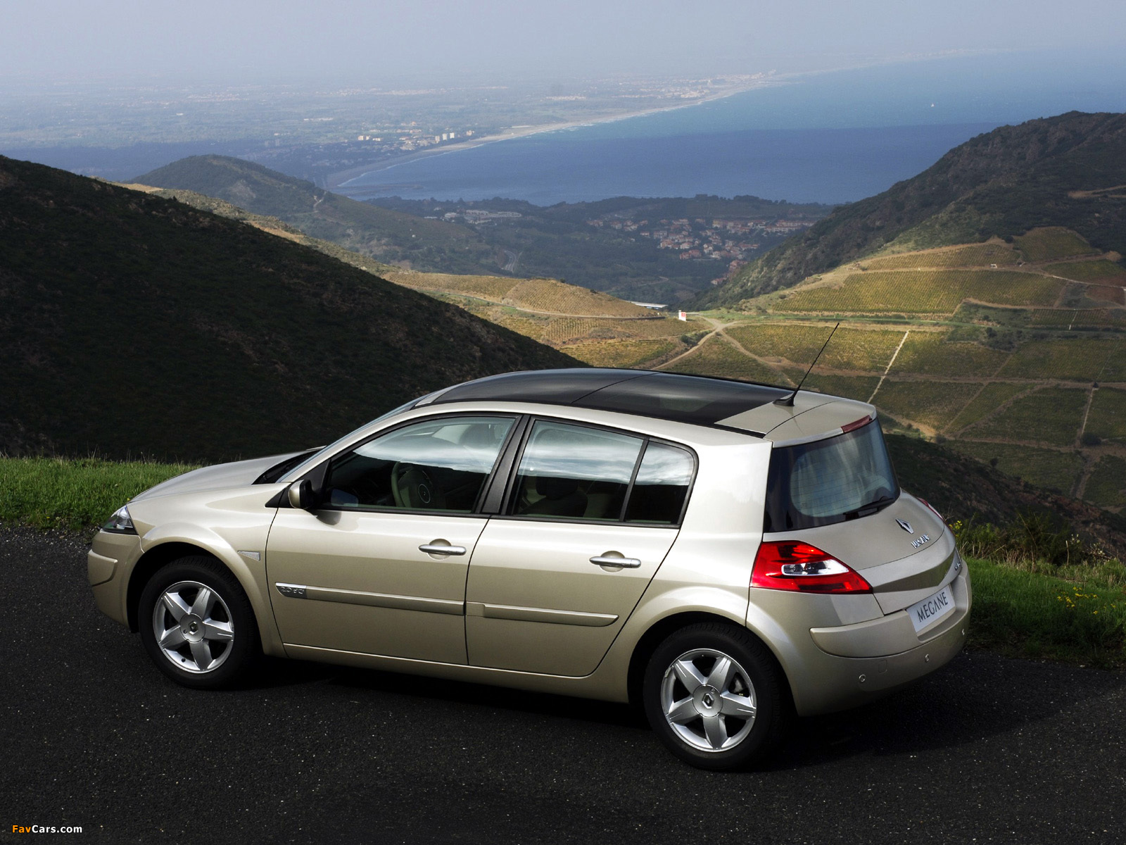 Pictures of Renault Megane 5-door 2006–08 (1600 x 1200)