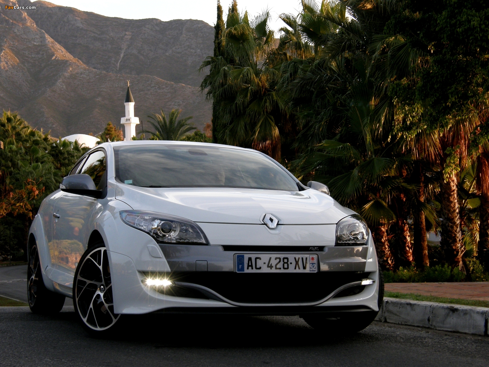 Pictures of Renault Mégane R.S. 250 2009–12 (1600 x 1200)