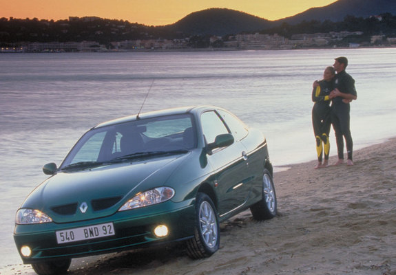 Renault Megane Coupe 1999–2003 images