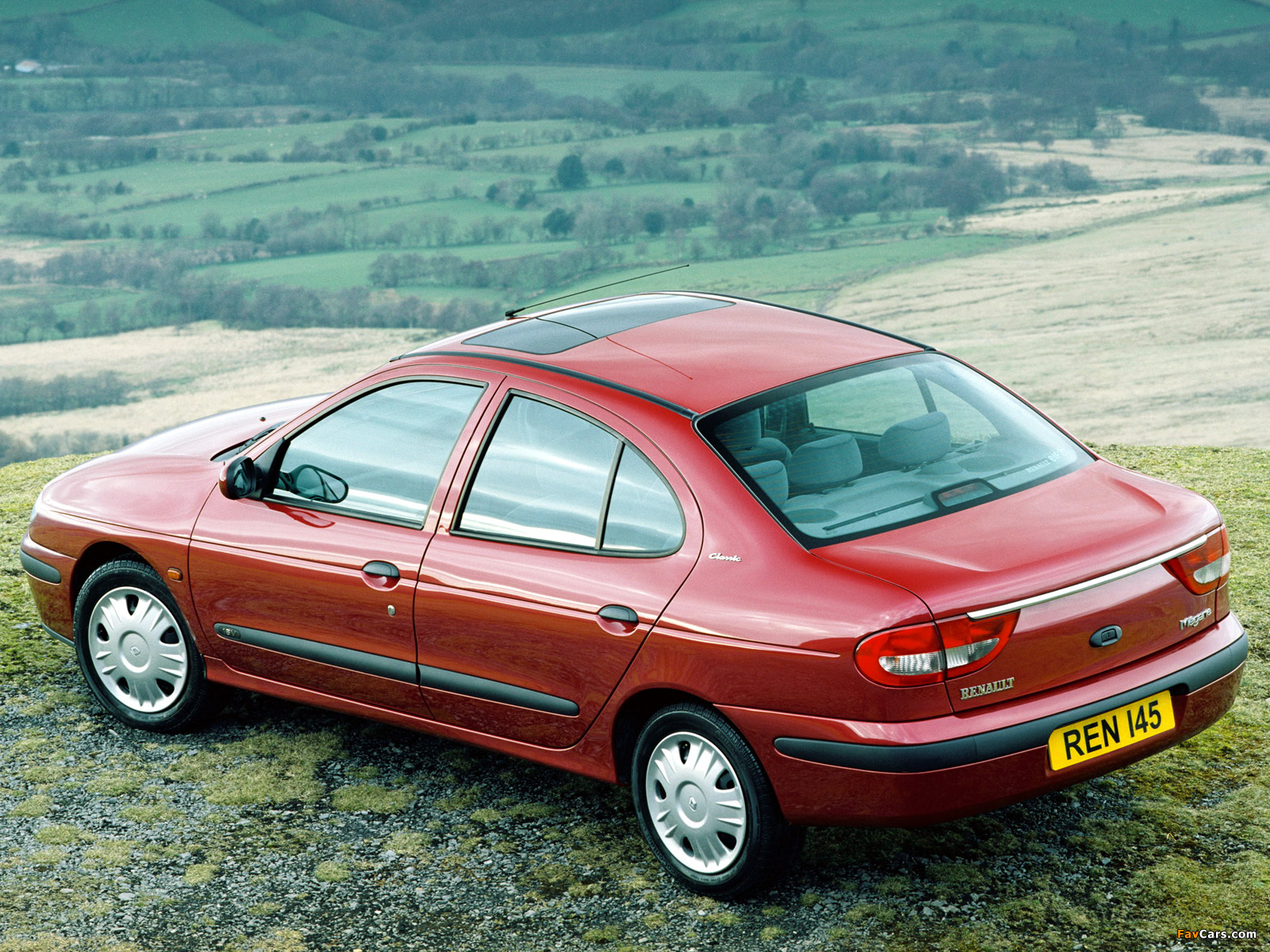 Renault Megane Classic UK-spec 1999–2003 pictures (1600 x 1200)